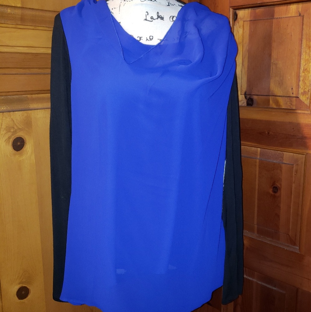 💛2/$20💛NWT, "DKNY"Pretty blue and black blouse